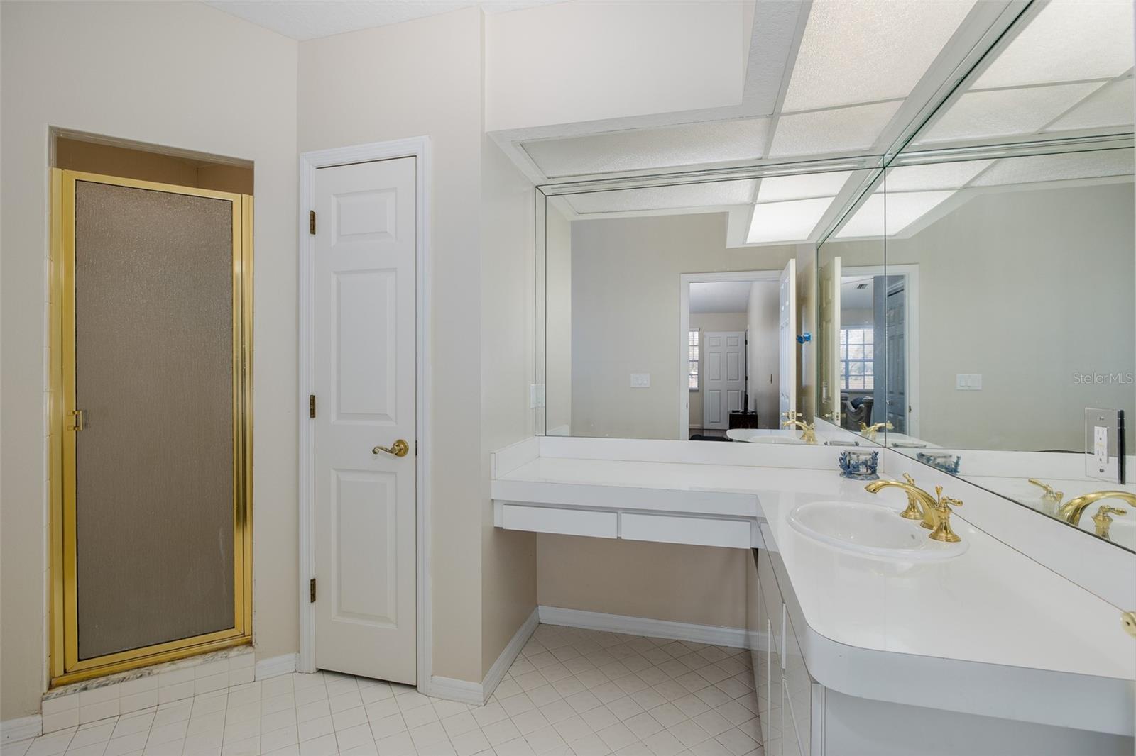 SUTTON PLACE - Residential