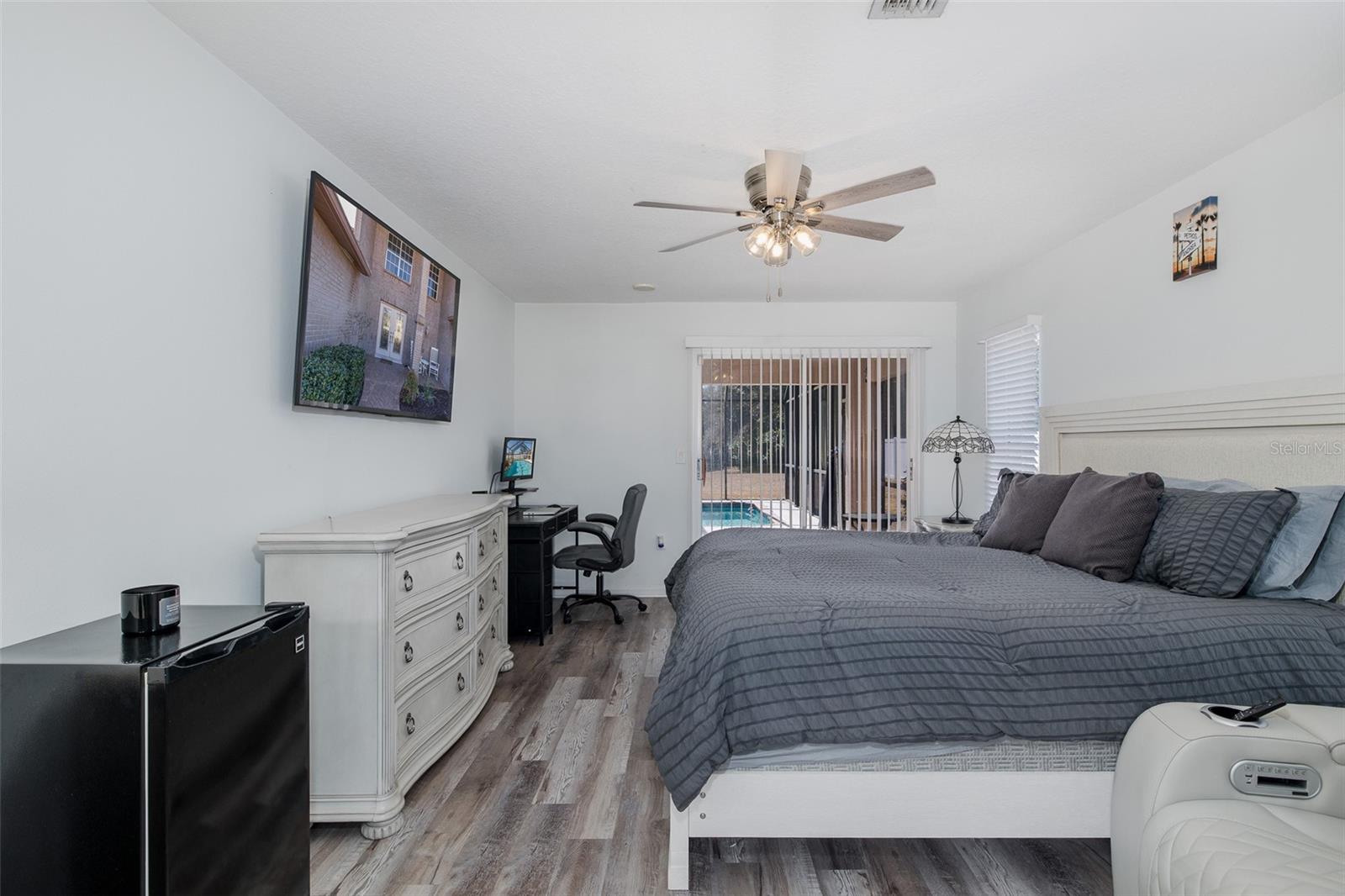 SUTTON PLACE - Residential