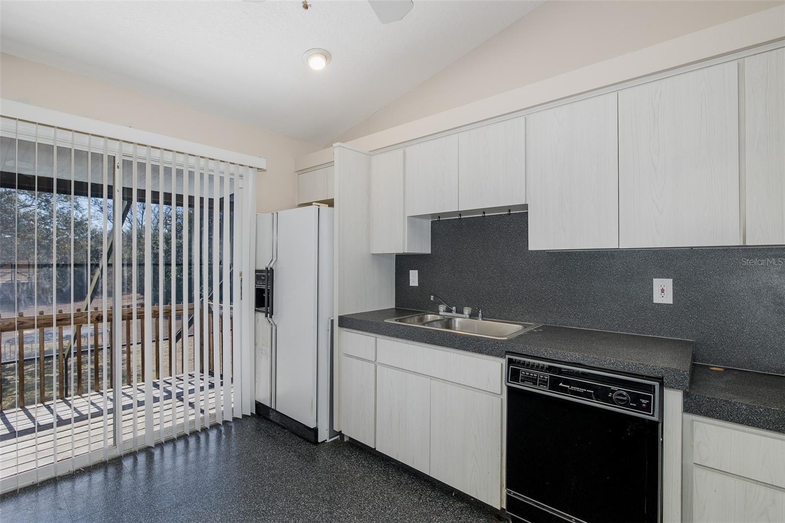 SUTTON PLACE - Residential