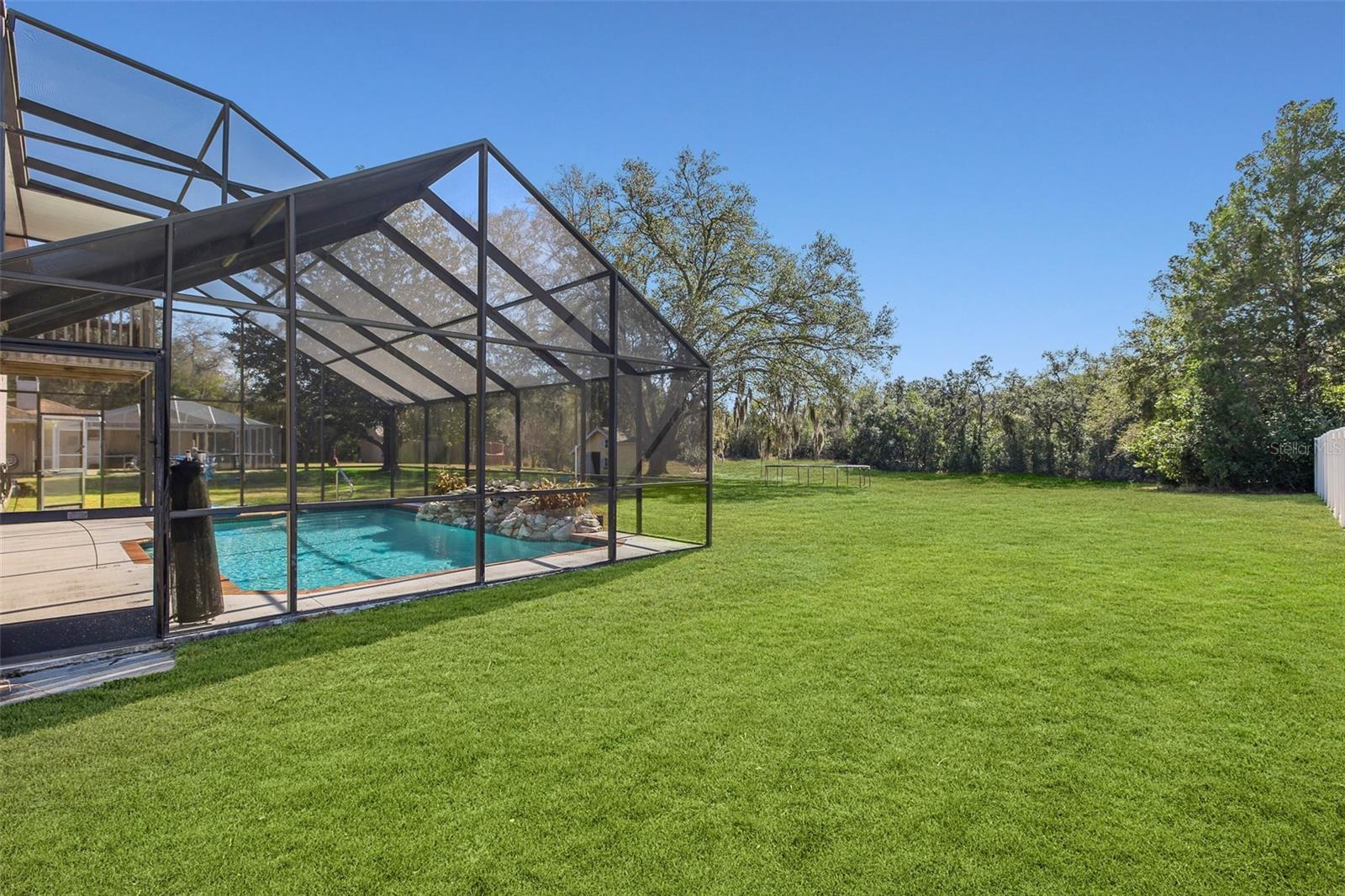 SUTTON PLACE - Residential