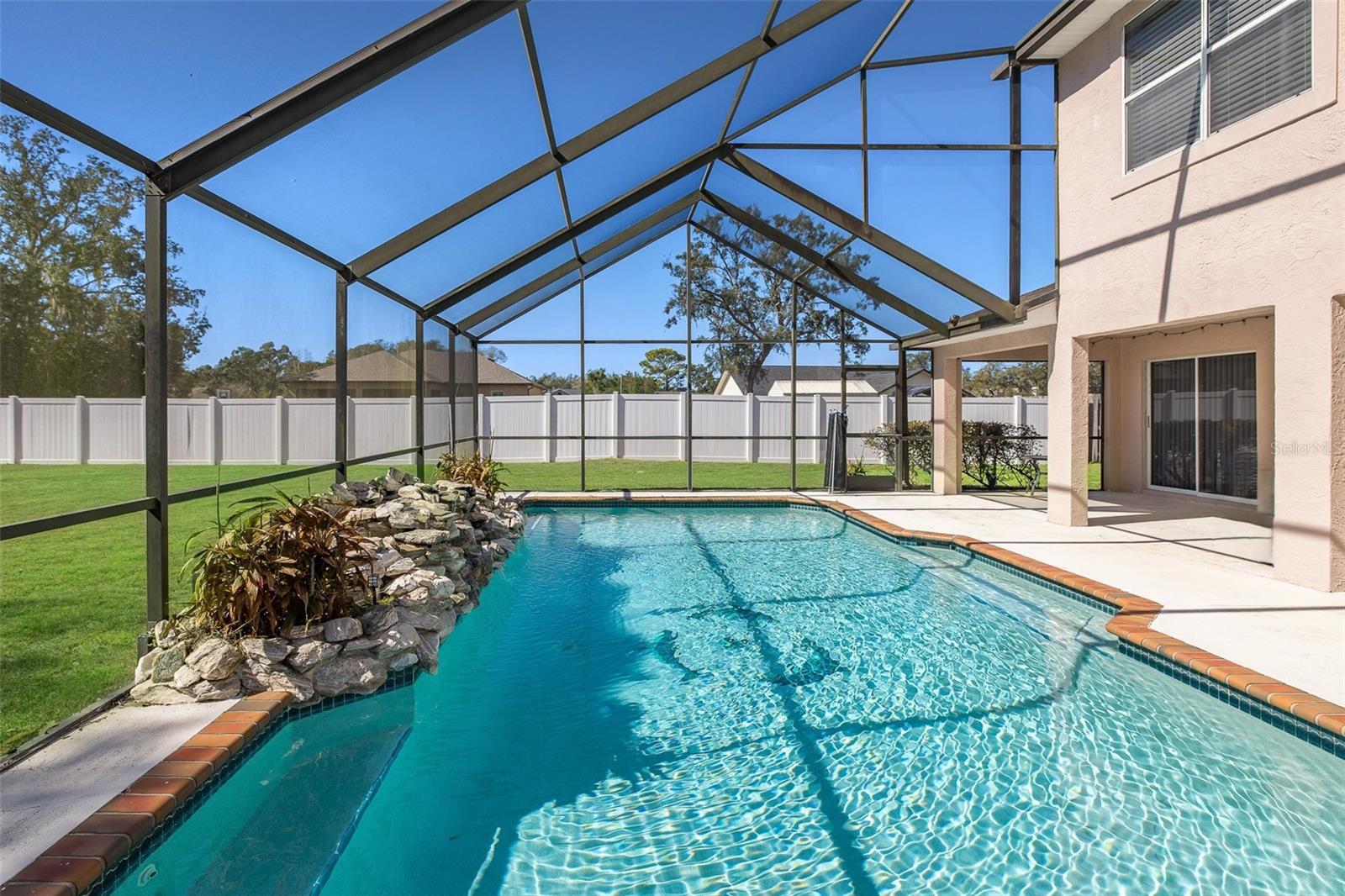 SUTTON PLACE - Residential