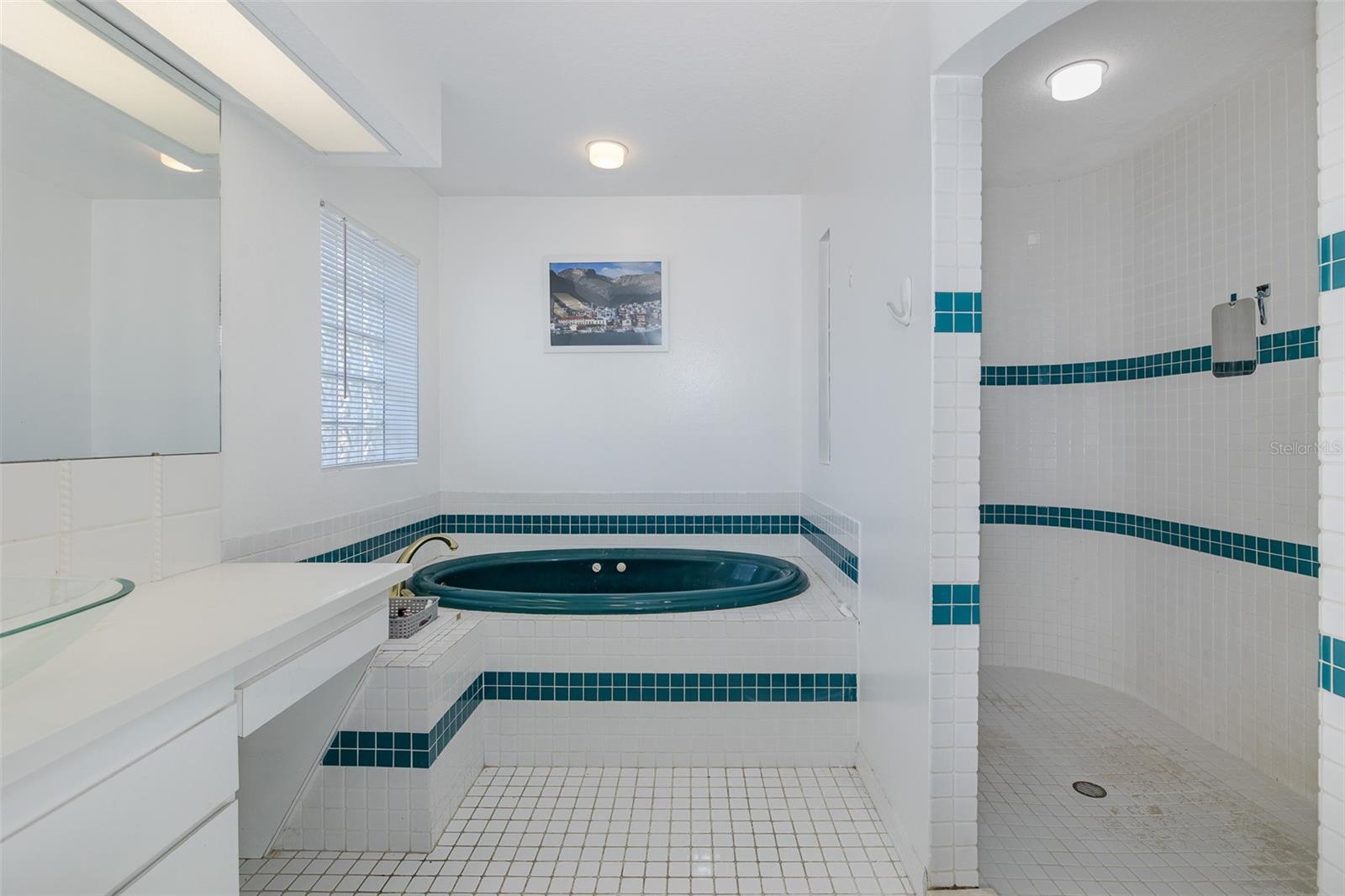 SUTTON PLACE - Residential