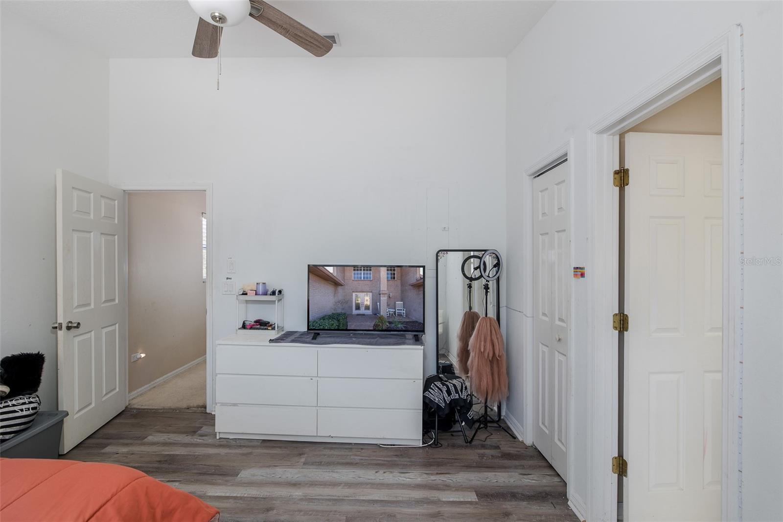 SUTTON PLACE - Residential