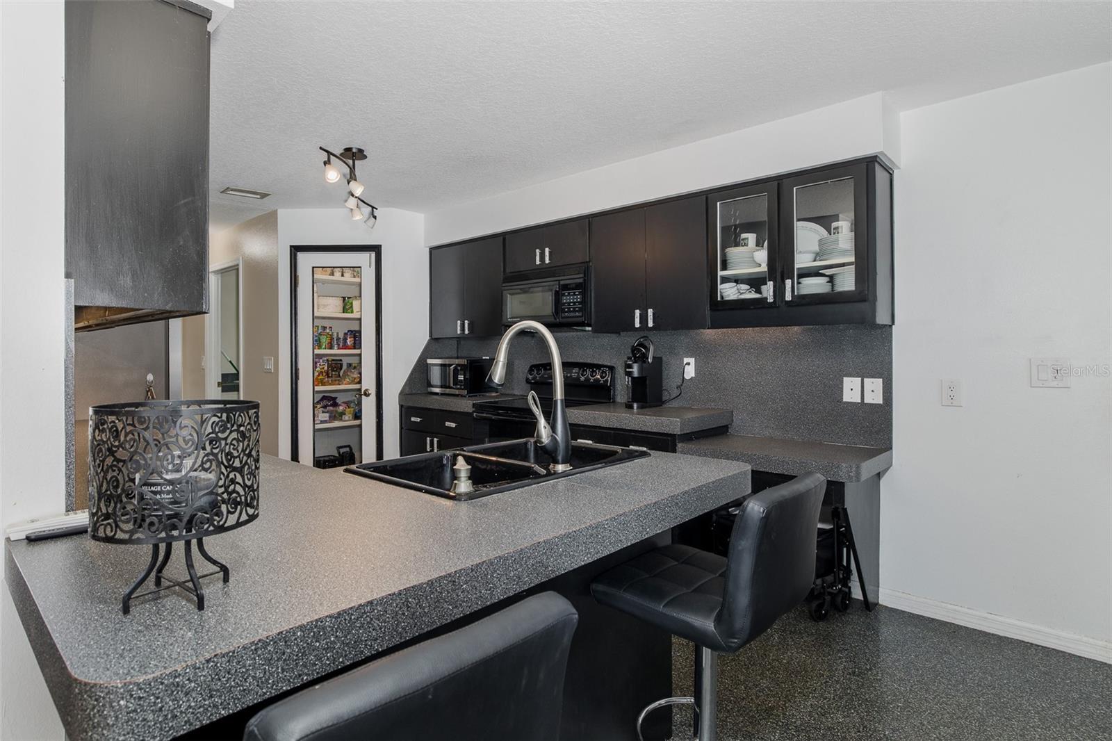 SUTTON PLACE - Residential