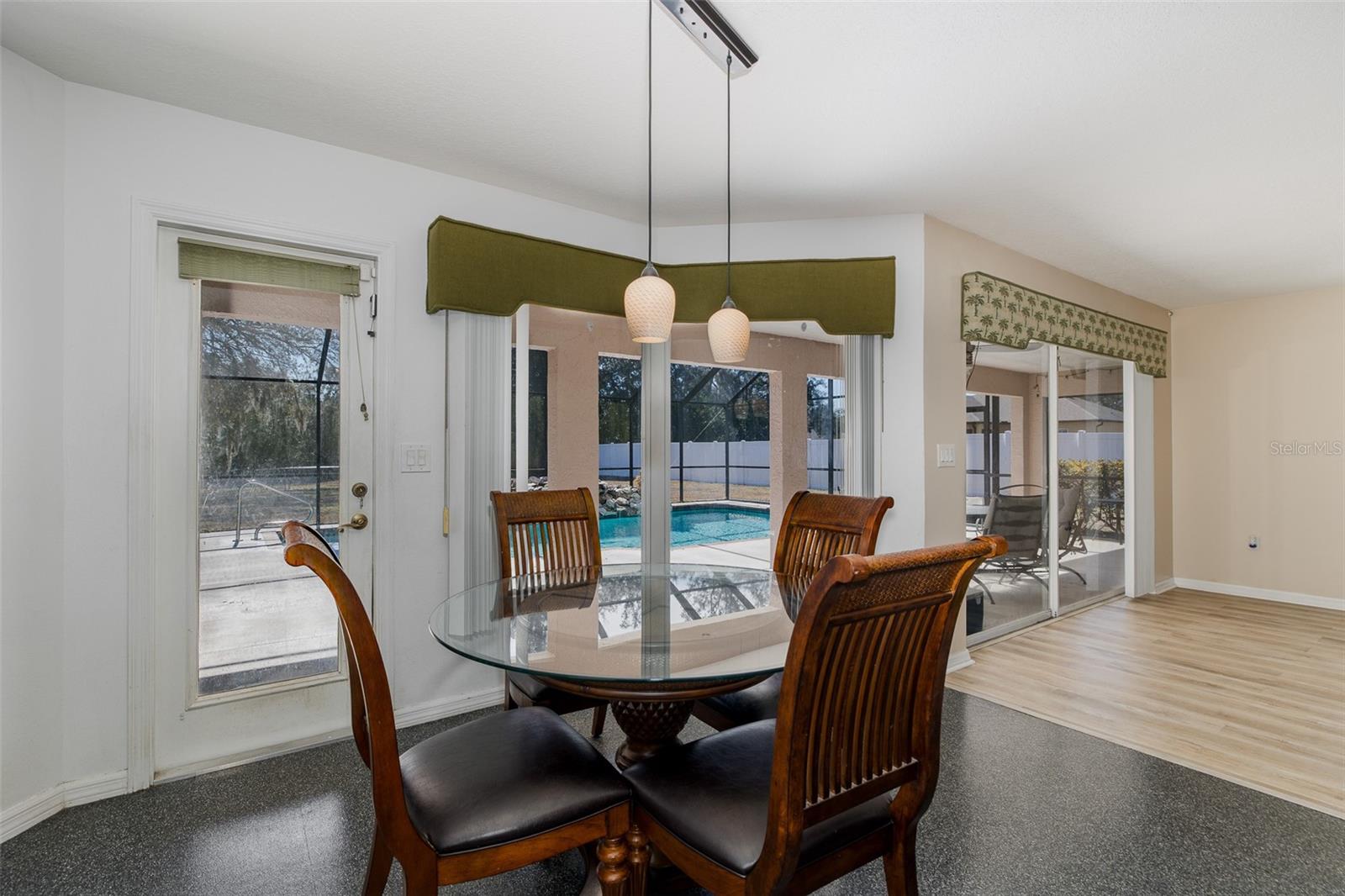 SUTTON PLACE - Residential