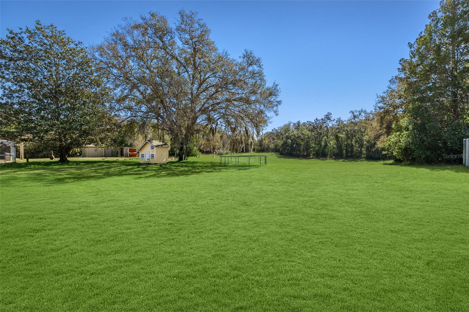 SUTTON PLACE - Residential