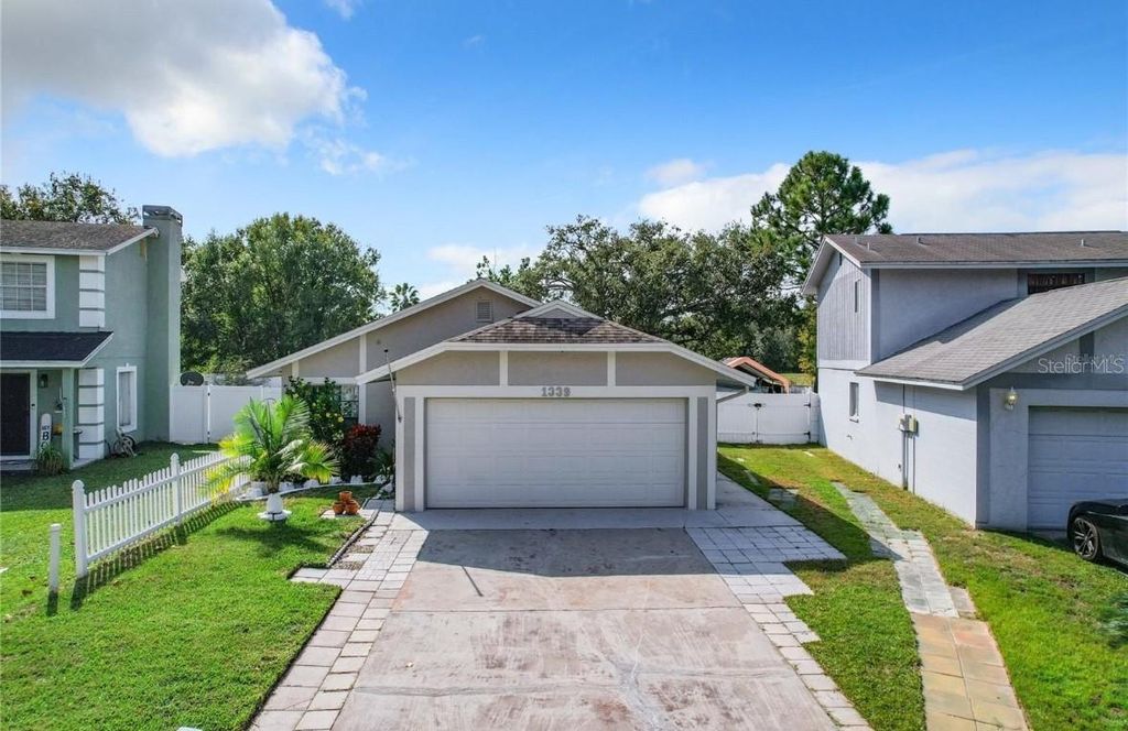 Photo of 1339 Bramblewood Drive, Lakeland, FL 33811 (MLS # TB8478226)