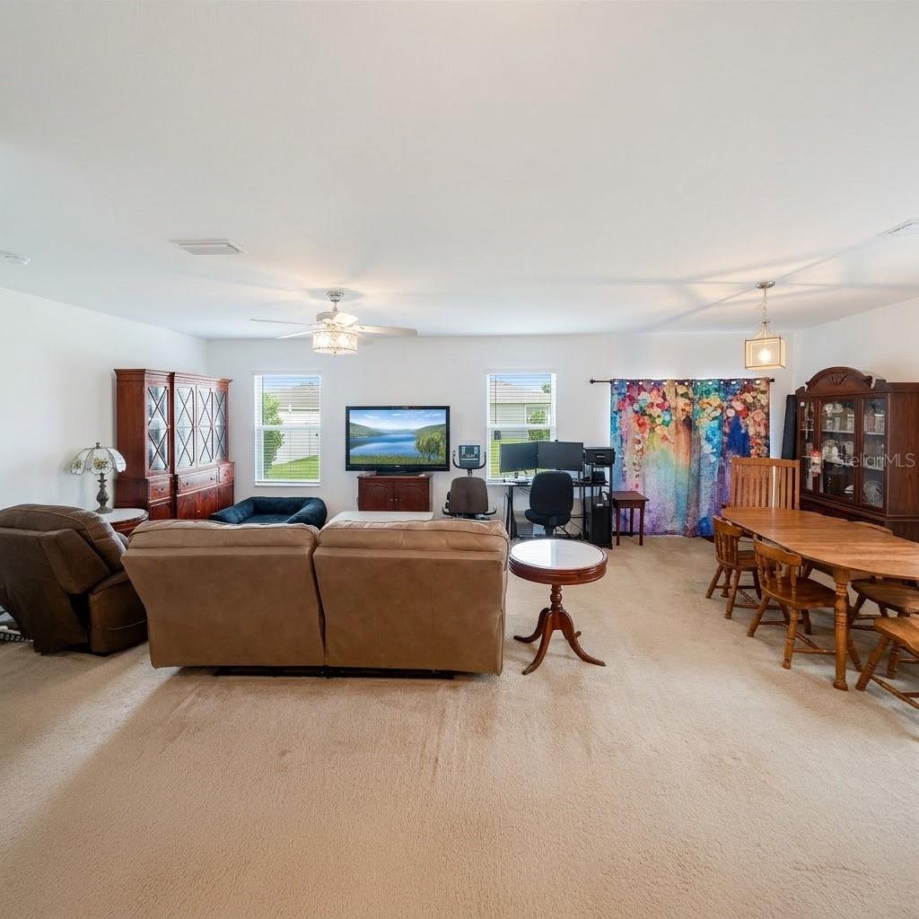 10206 GOLDEN LIGHT COURT