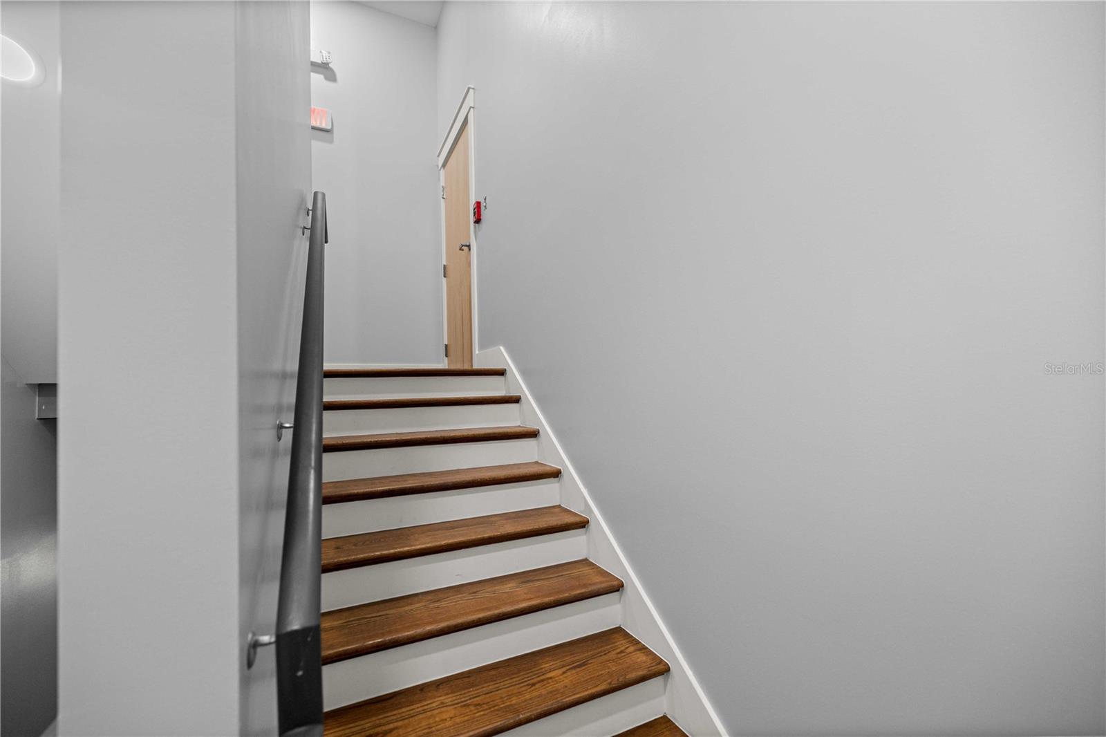 18 S MAGNOLIA AVENUE