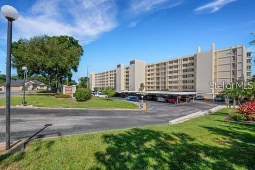 SPRING LAKE TOWERS - Residential