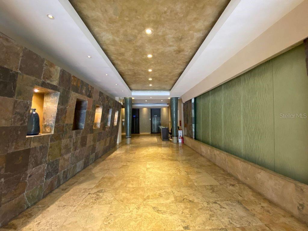 MIRAMAR PLAZA - Commercial Sale