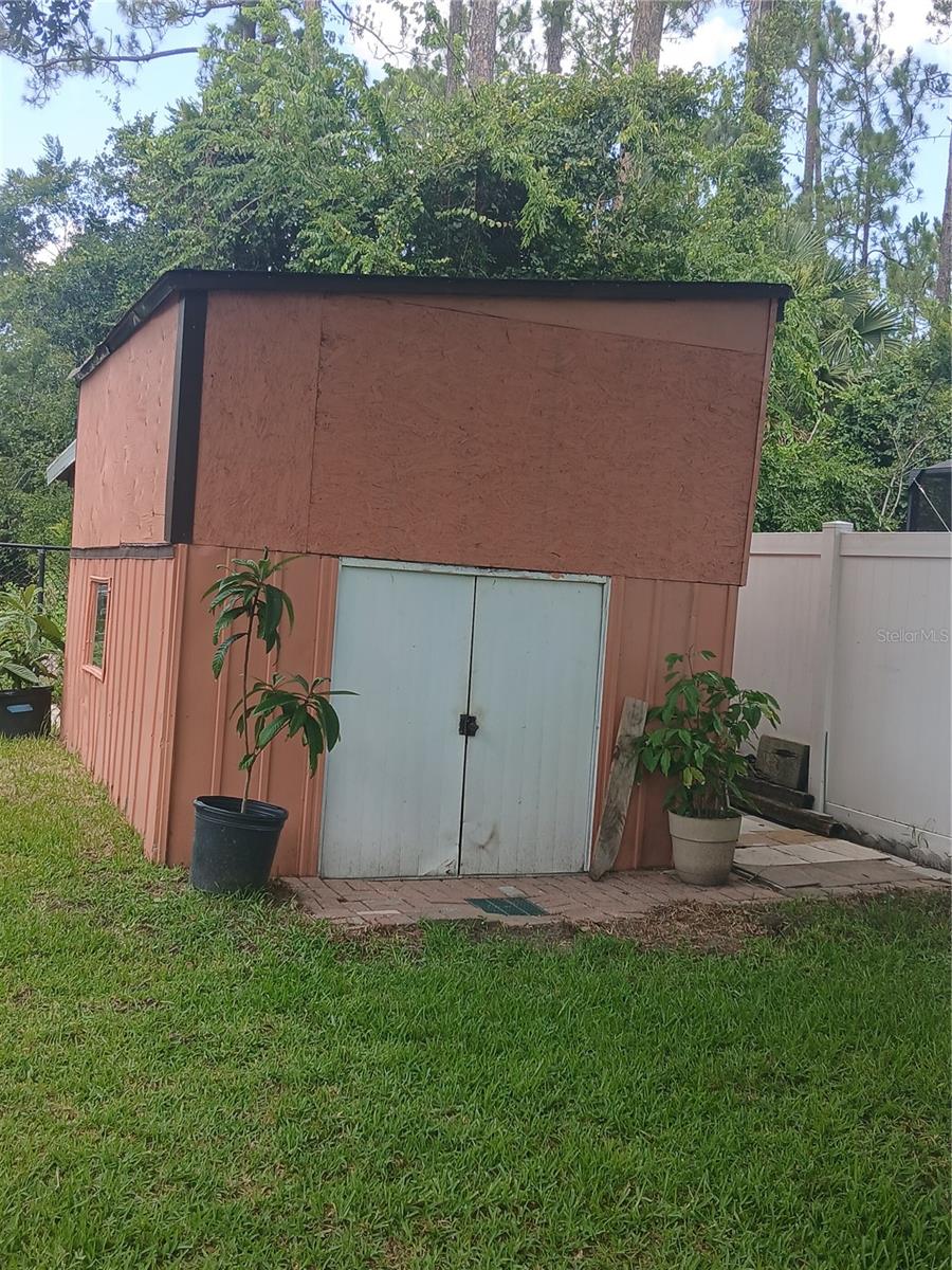 42 BREEZE HILL LANE