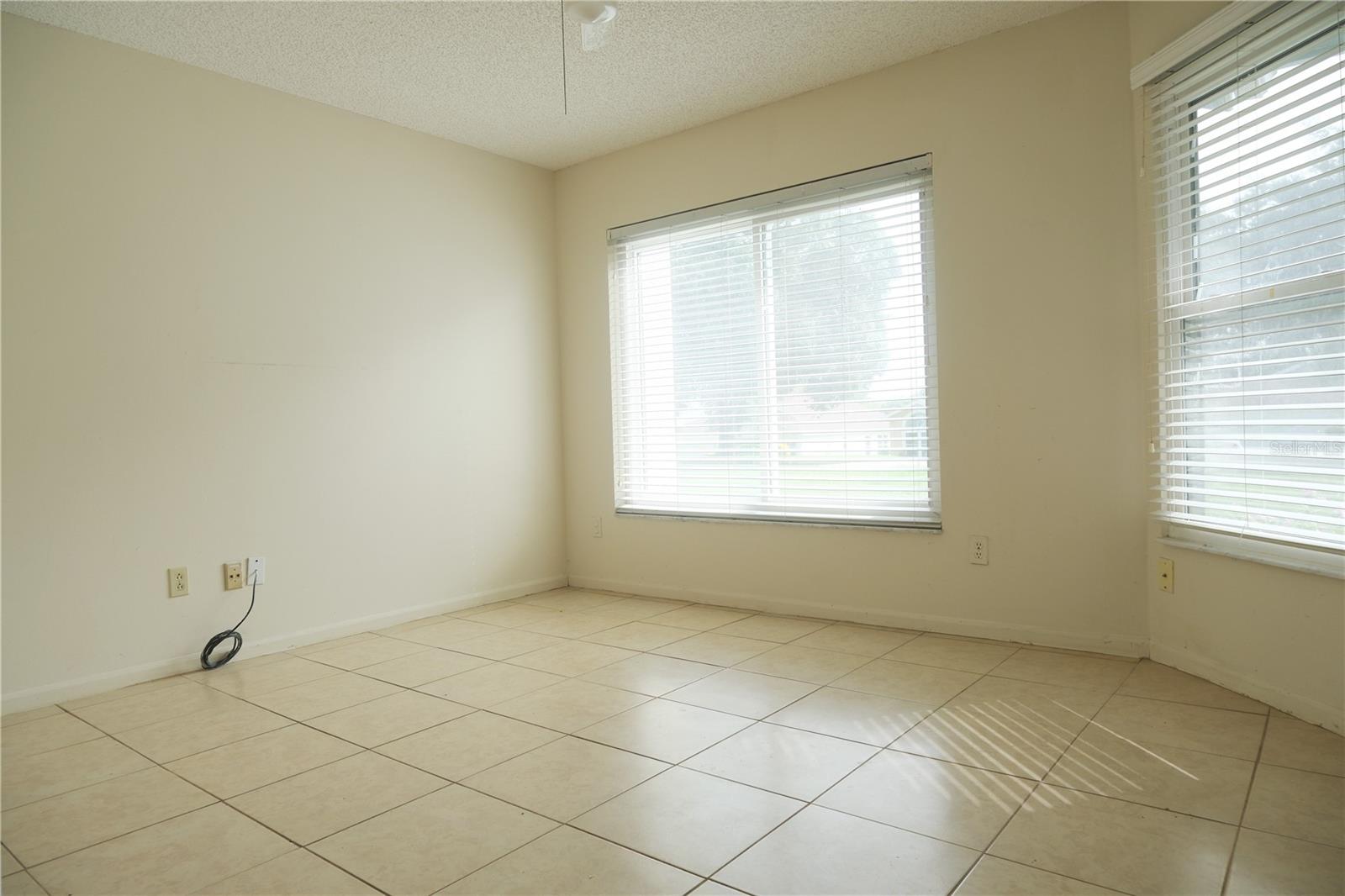 PEMBROOKE - Residential