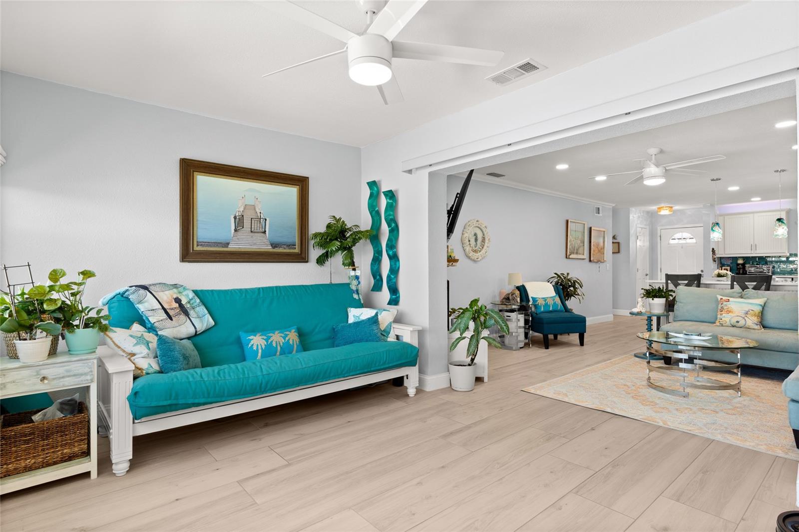 SHORE MANOR BLDG TOWN APTS - Residential