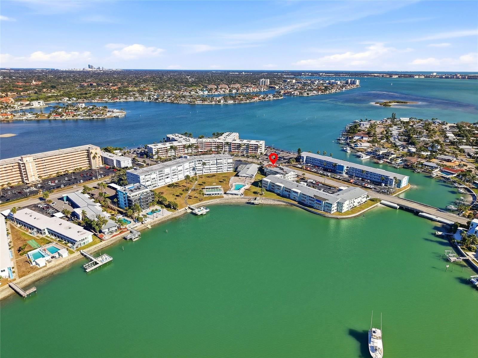 SHORE MANOR BLDG TOWN APTS - Residential