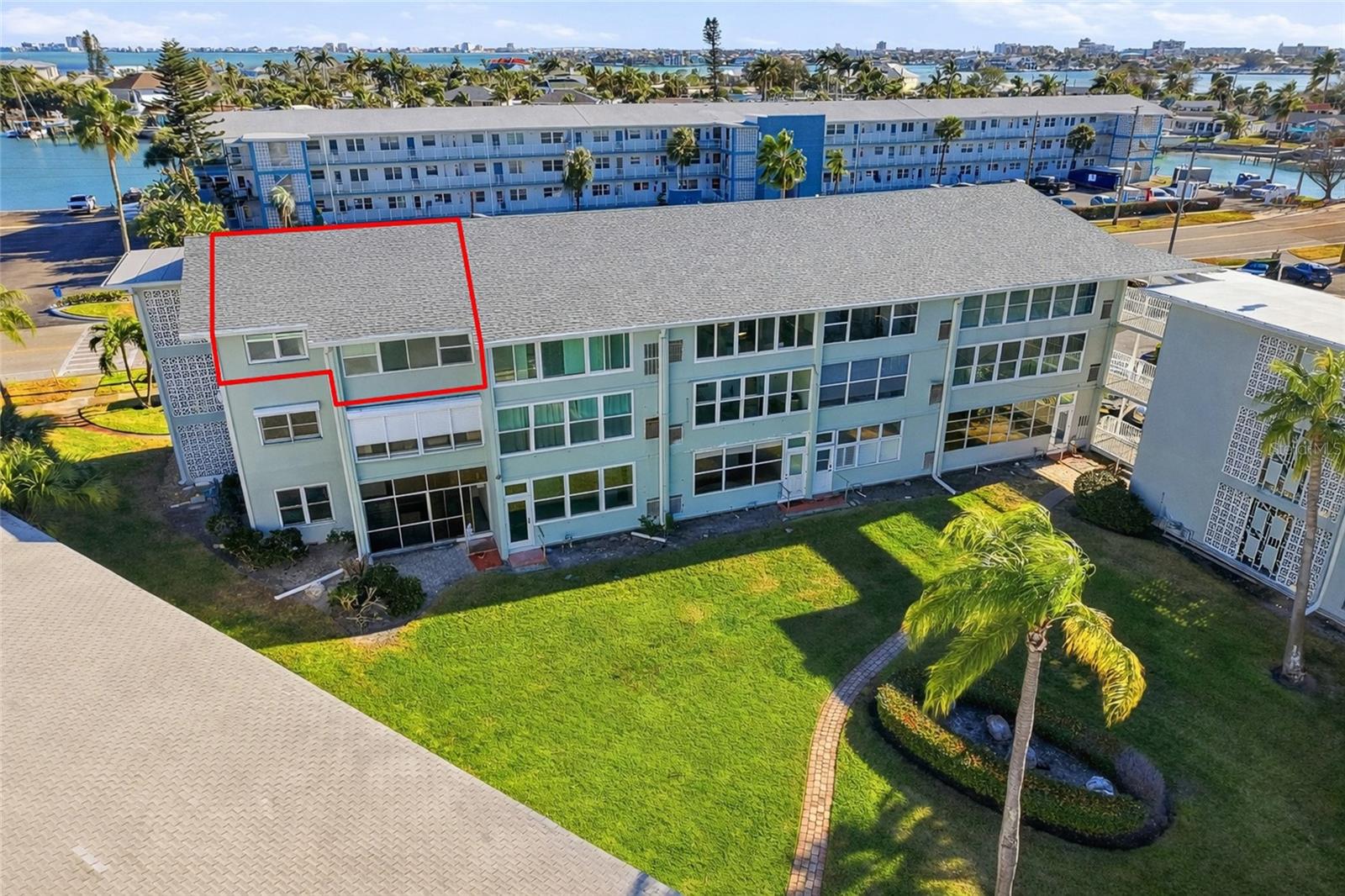 SHORE MANOR BLDG TOWN APTS - Residential