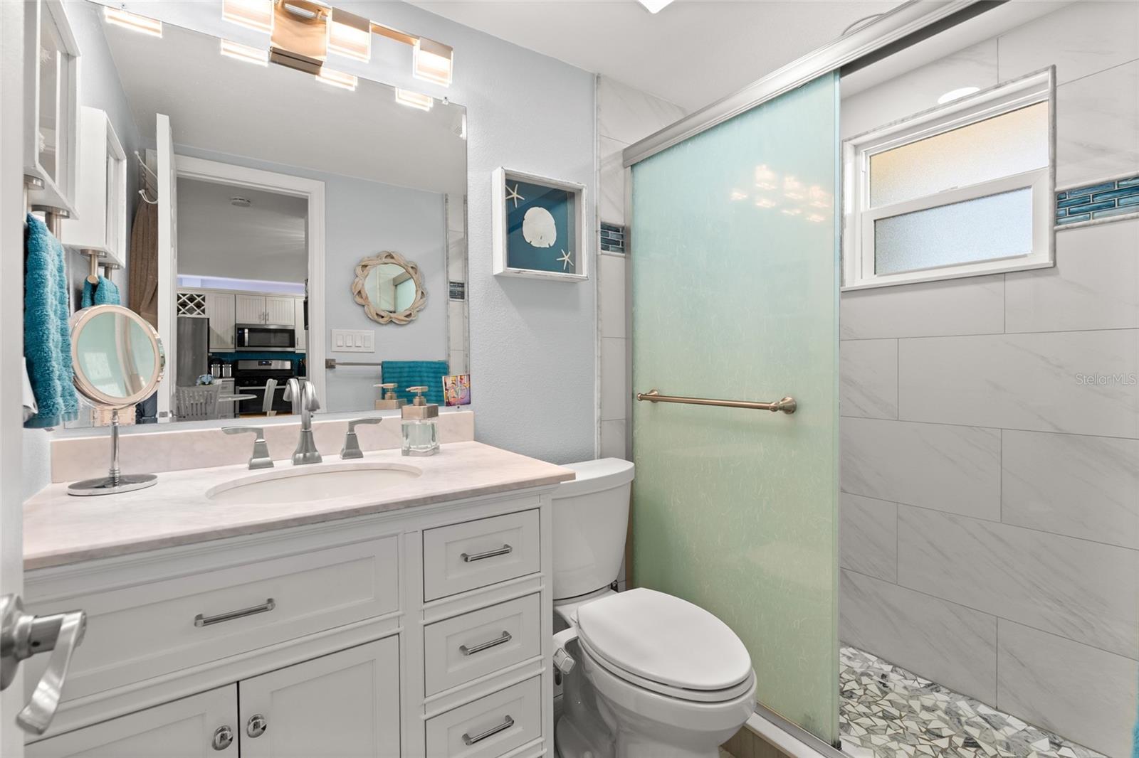 SHORE MANOR BLDG TOWN APTS - Residential