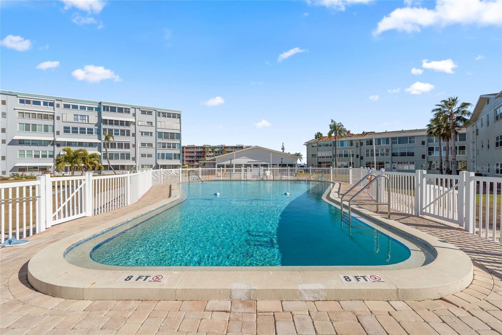 SHORE MANOR BLDG TOWN APTS - Residential