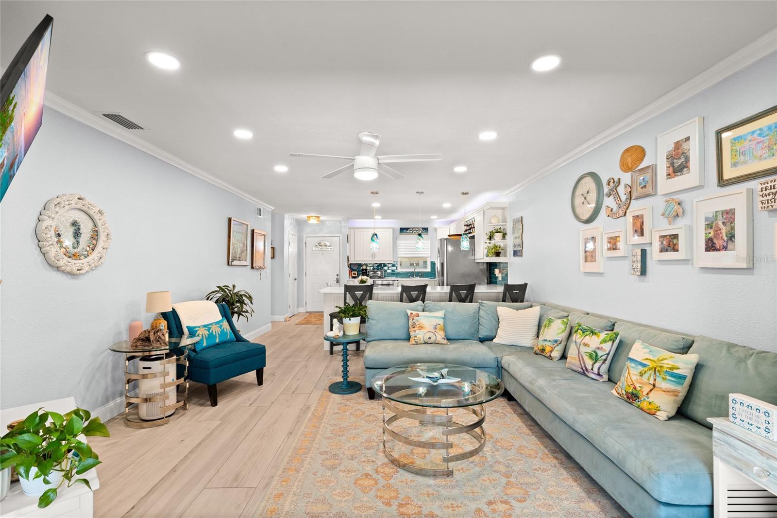 SHORE MANOR BLDG TOWN APTS - Residential