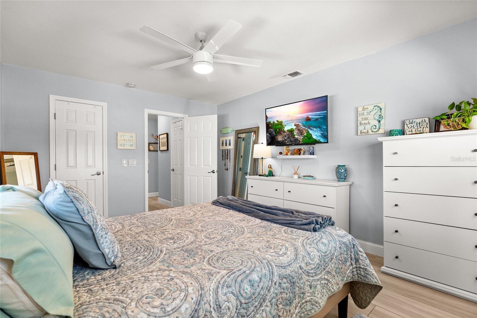 SHORE MANOR BLDG TOWN APTS - Residential