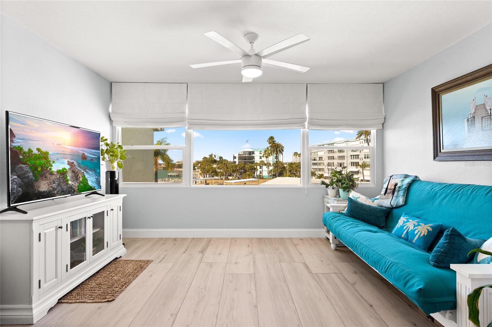 SHORE MANOR BLDG TOWN APTS - Residential