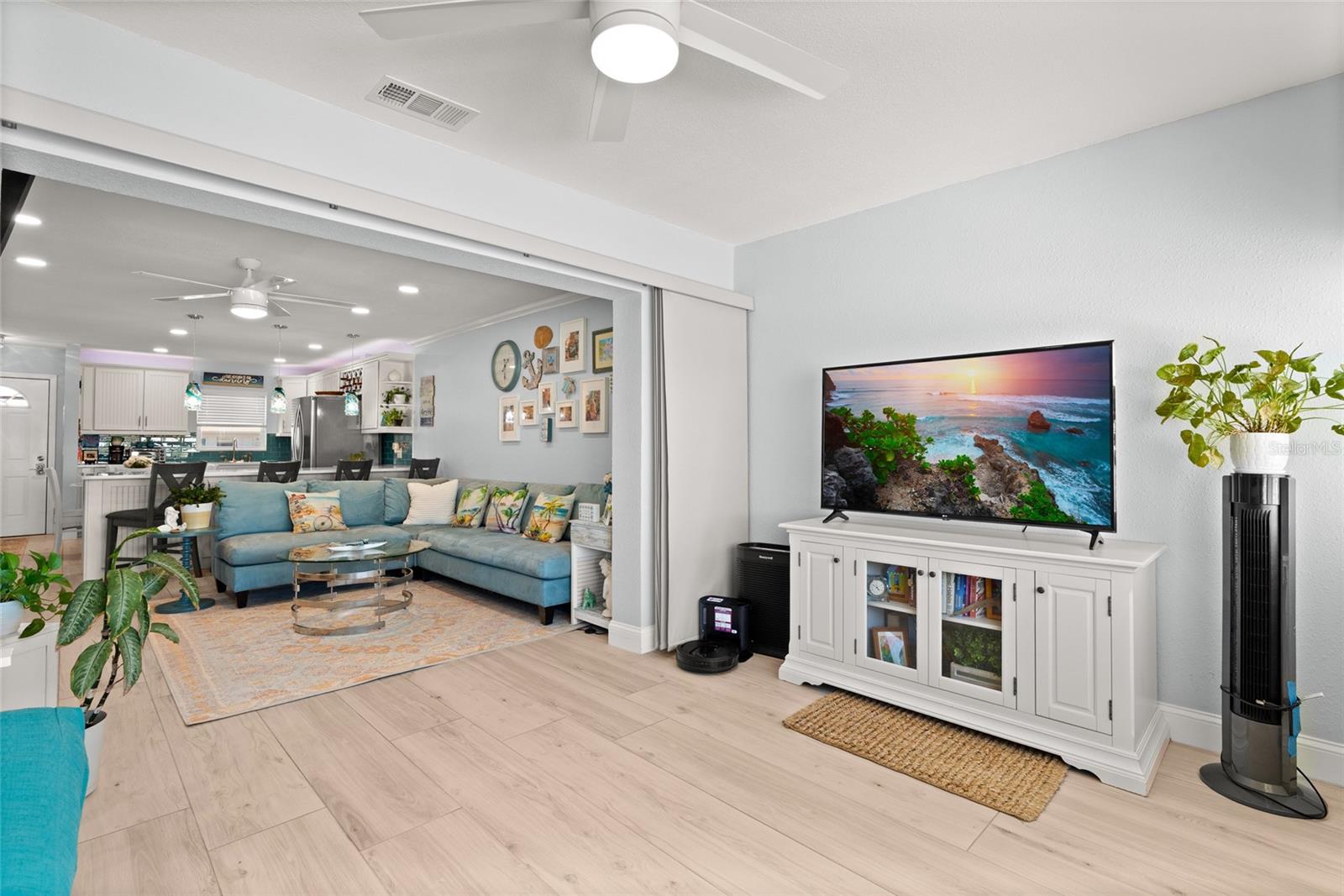 SHORE MANOR BLDG TOWN APTS - Residential