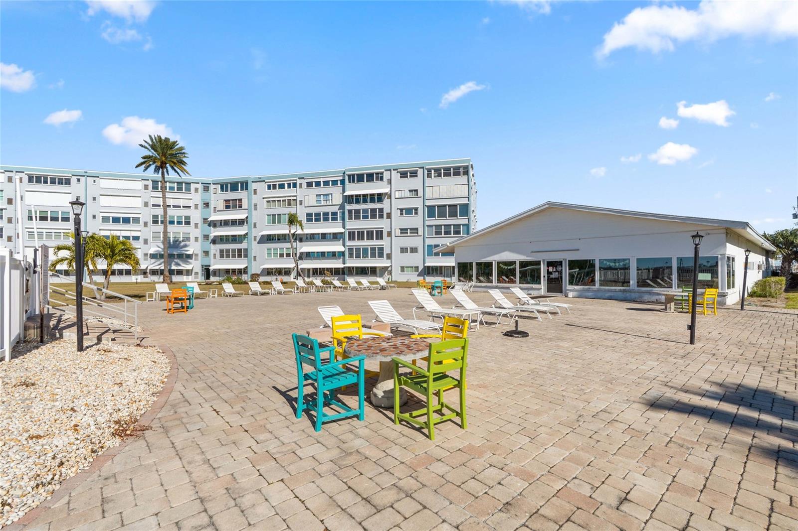 SHORE MANOR BLDG TOWN APTS - Residential