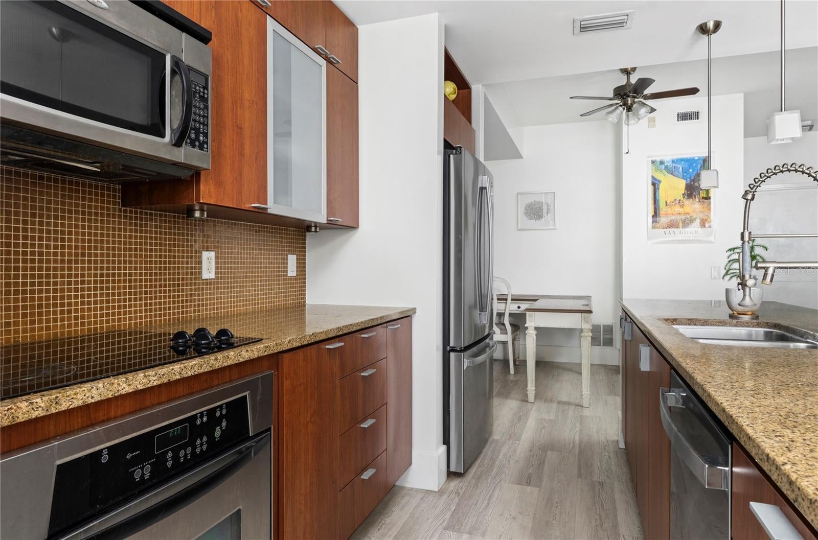 912 CHANNELSIDE DRIVE 2414