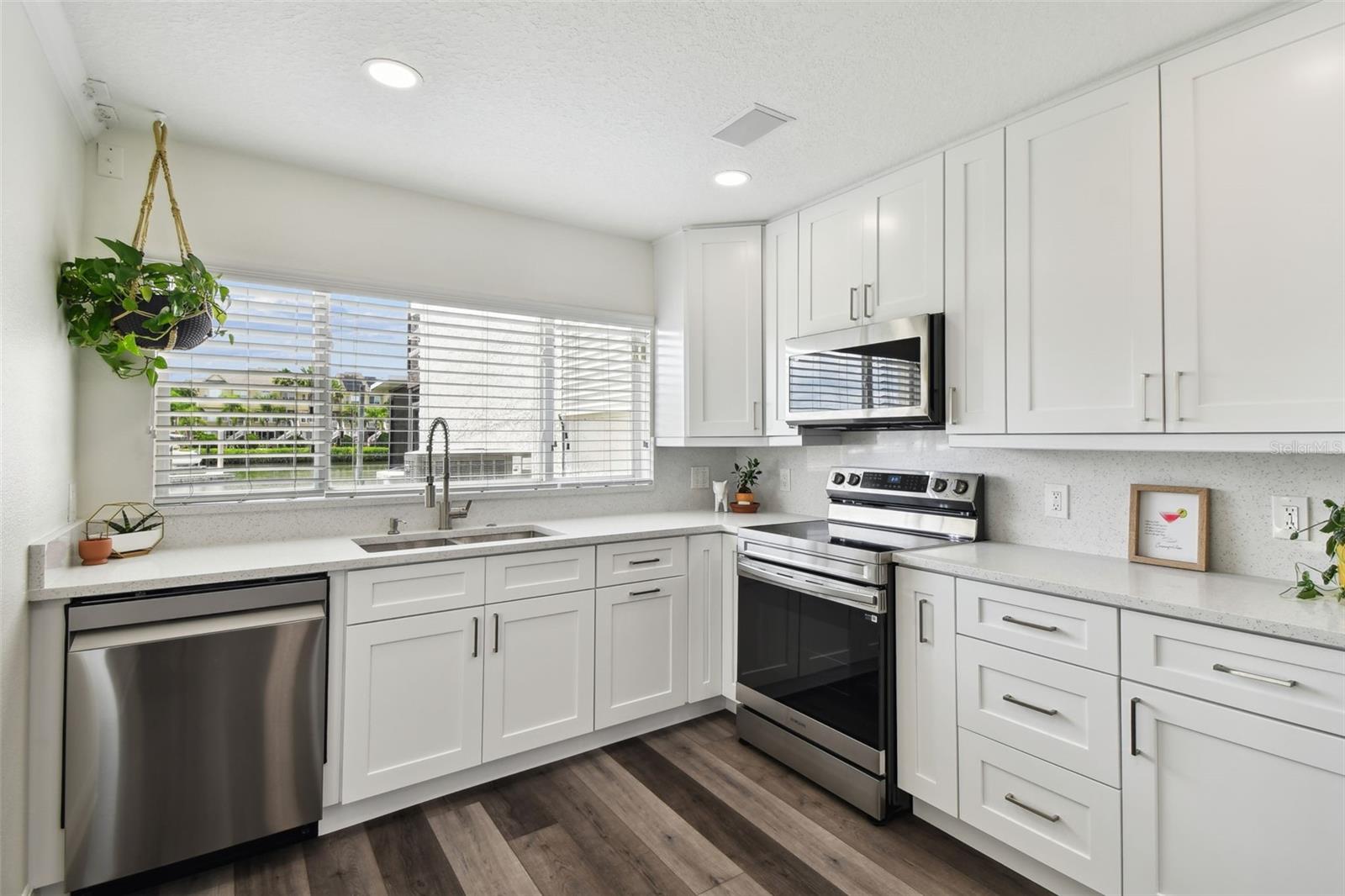 SPINNAKER COVE CONDO PHA - Residential