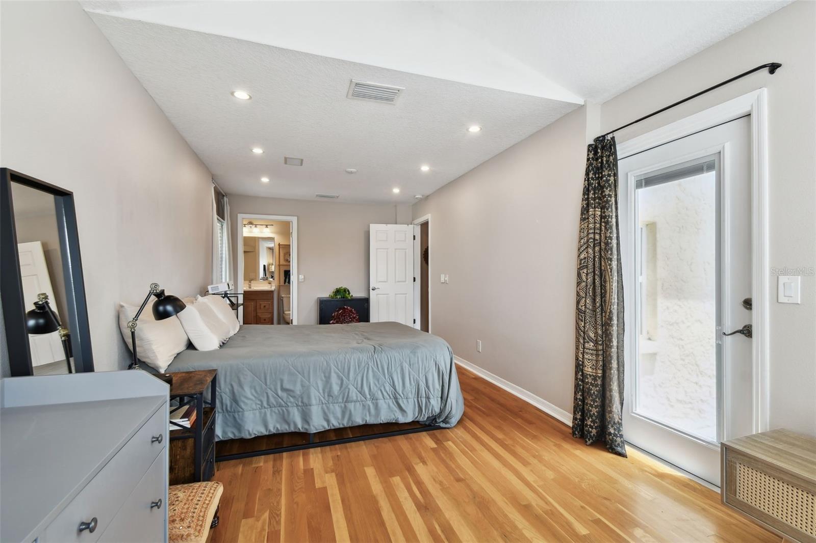 SPINNAKER COVE CONDO PHA - Residential