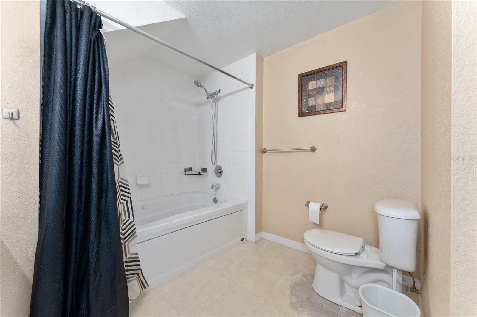 VENETIAN BAY VILLAGE CONDO PH 1 - Residential