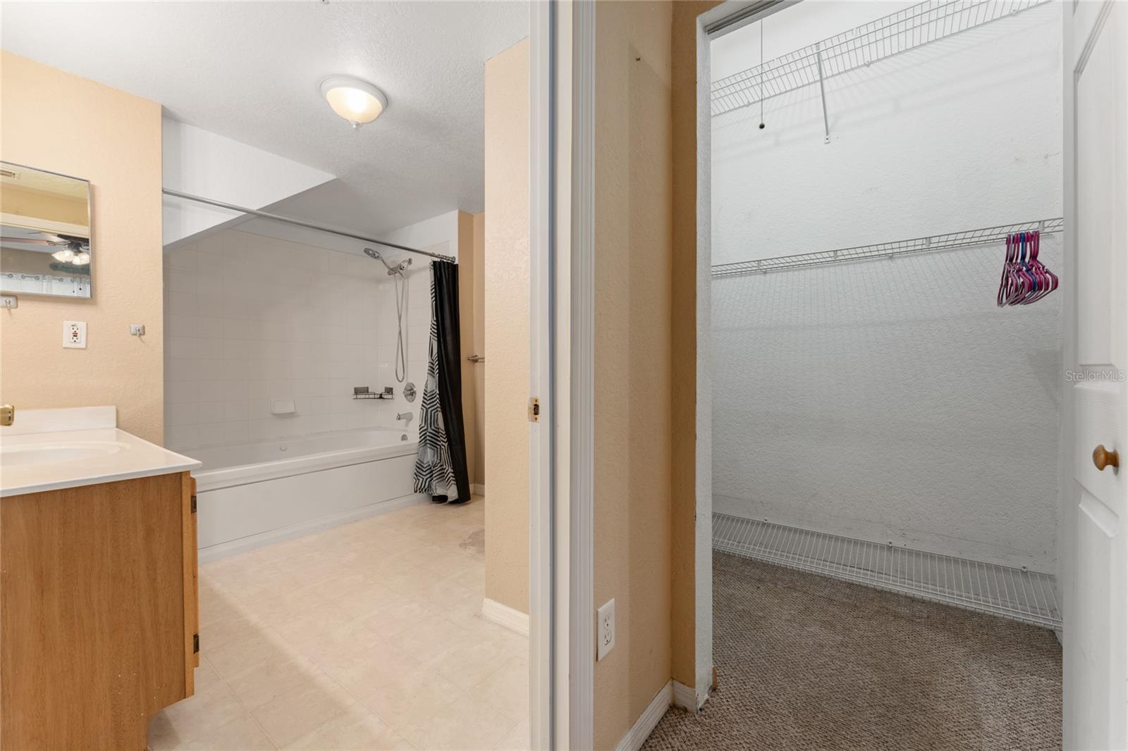 VENETIAN BAY VILLAGE CONDO PH 1 - Residential