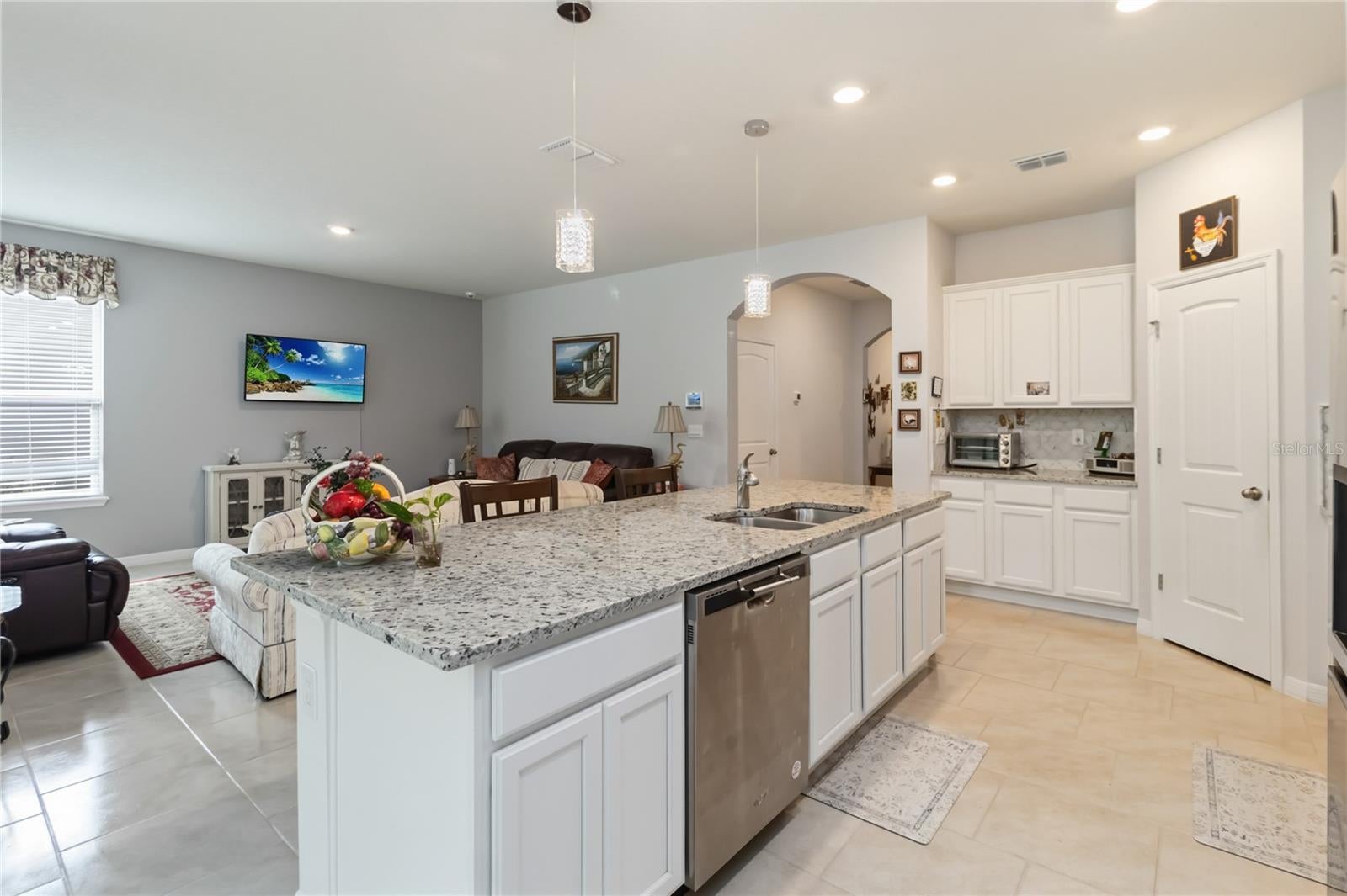2916 HOODED CRANE COVE