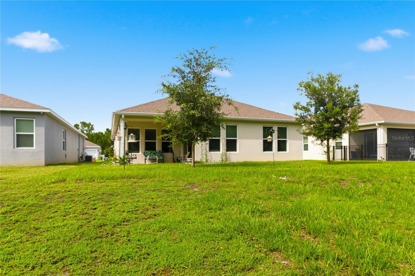 2916 HOODED CRANE COVE