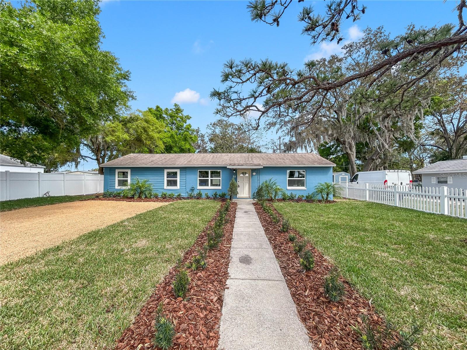 25 E CHARLOTTE AVENUE