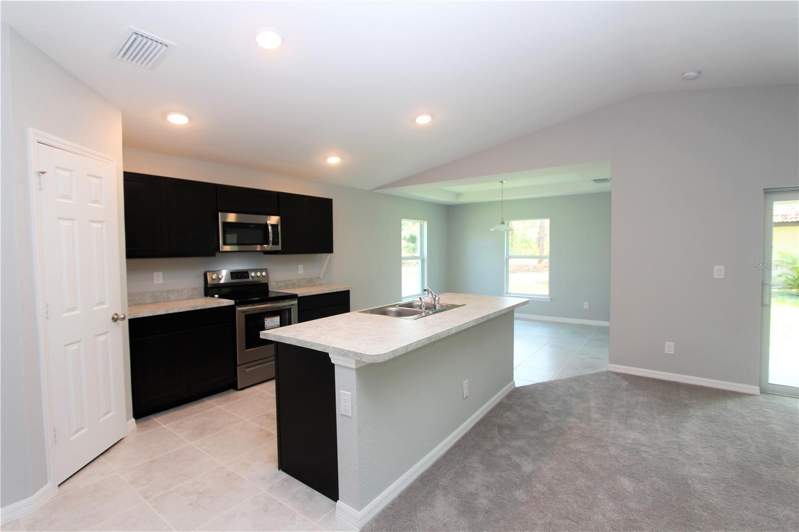 ROTONDA LAKES - Residential Lease