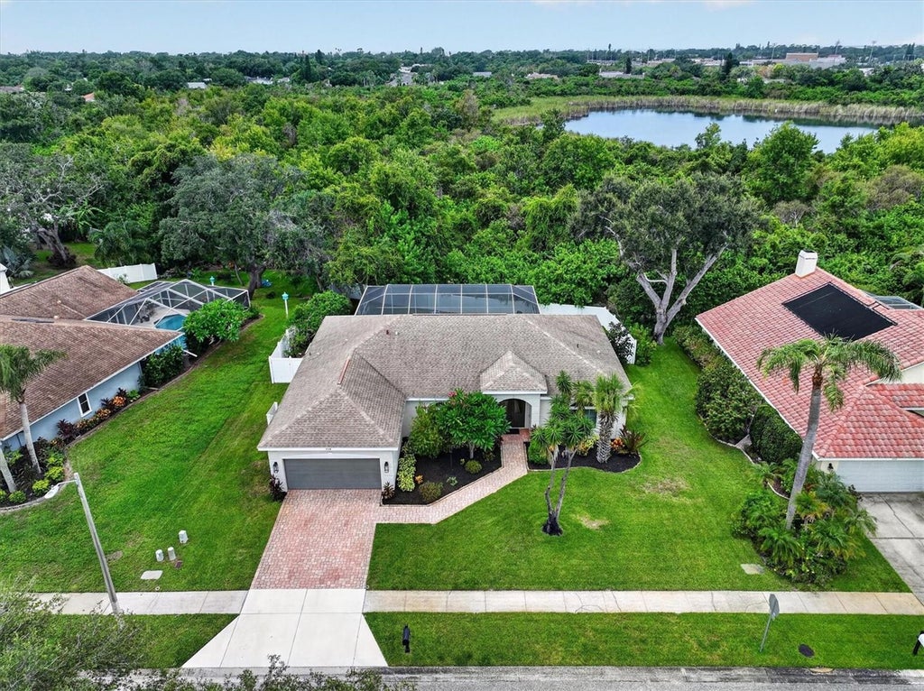 Photo of 714 Hidden Lake Drive, Tarpon Springs, FL 34689 (MLS # TB8549651)