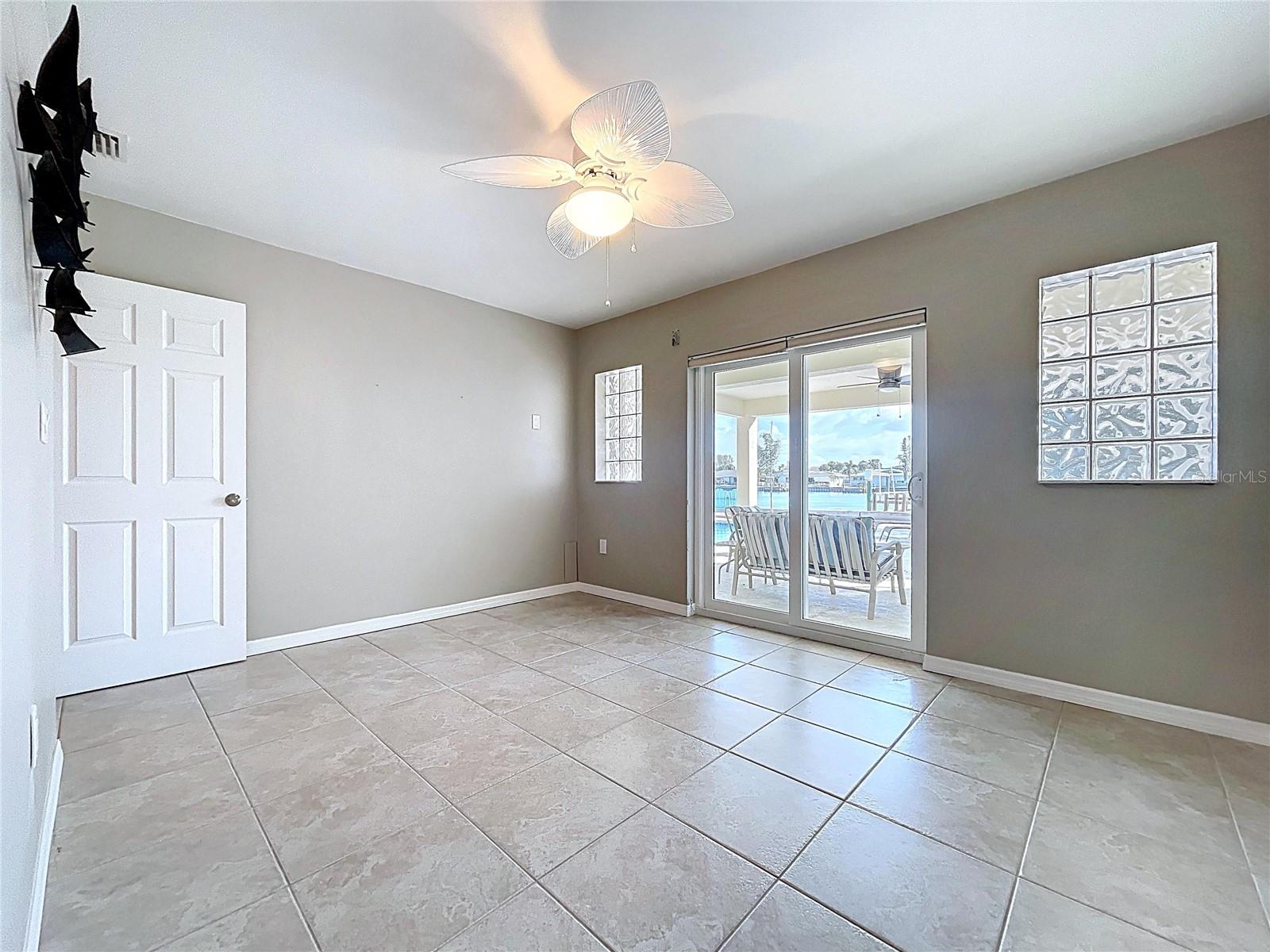 SUNSET BEACH UNIT 5 - Residential