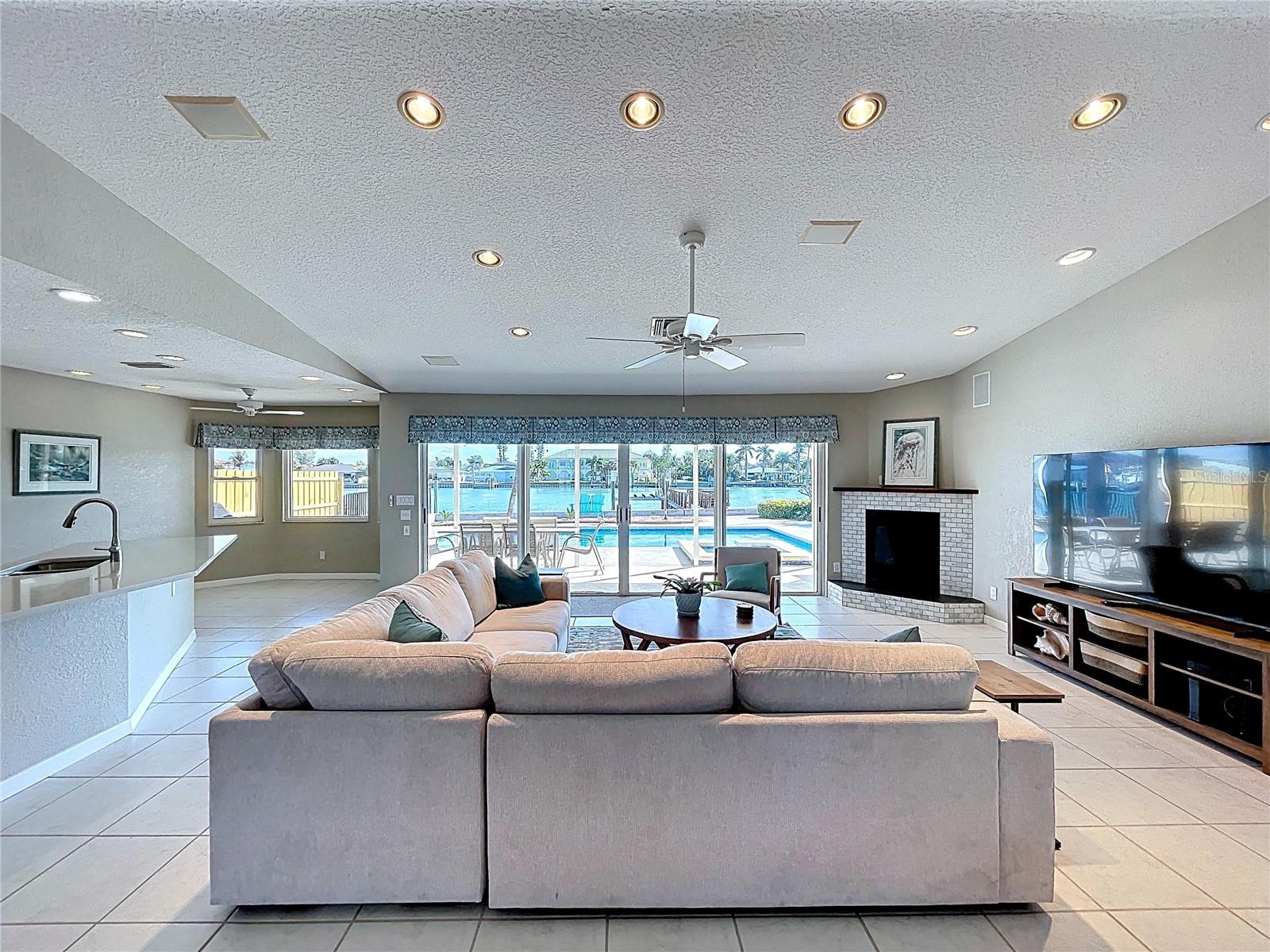 SUNSET BEACH UNIT 5 - Residential