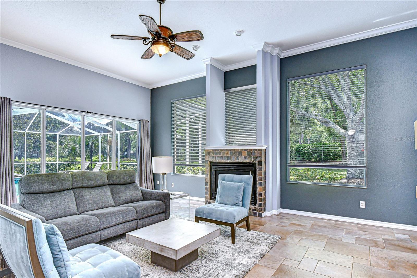 RIVER HILLS COUNTRY CLUB - Residential