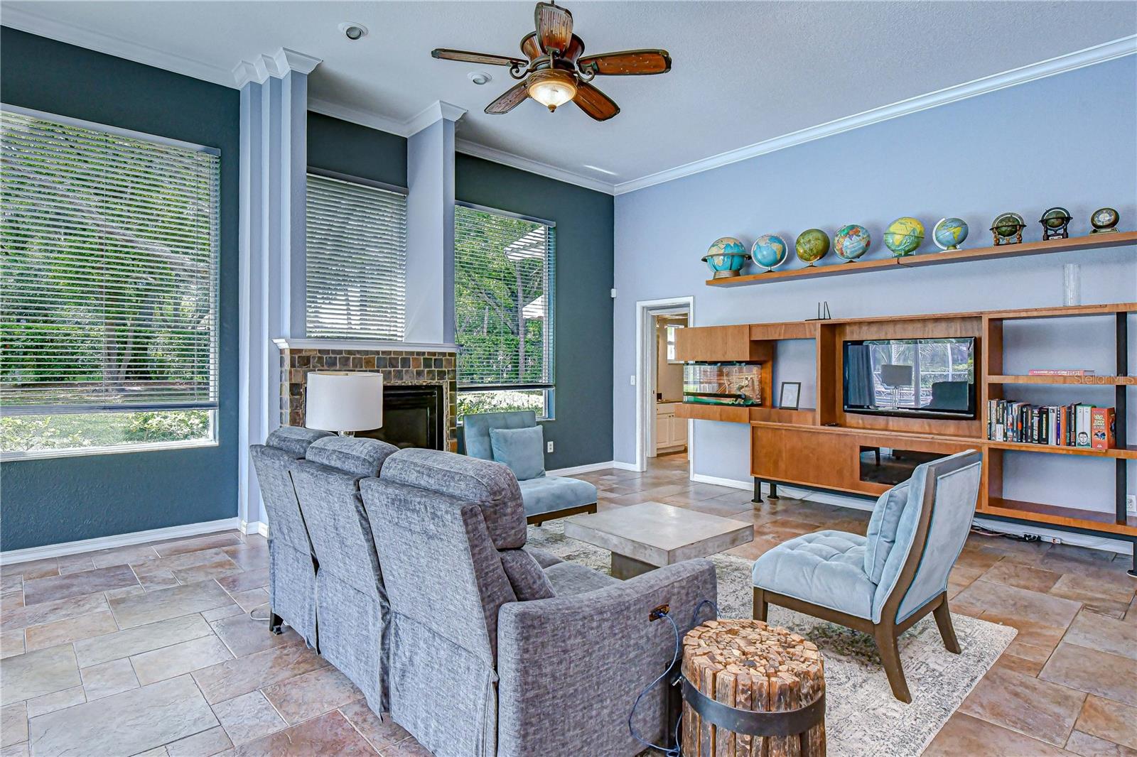 RIVER HILLS COUNTRY CLUB - Residential