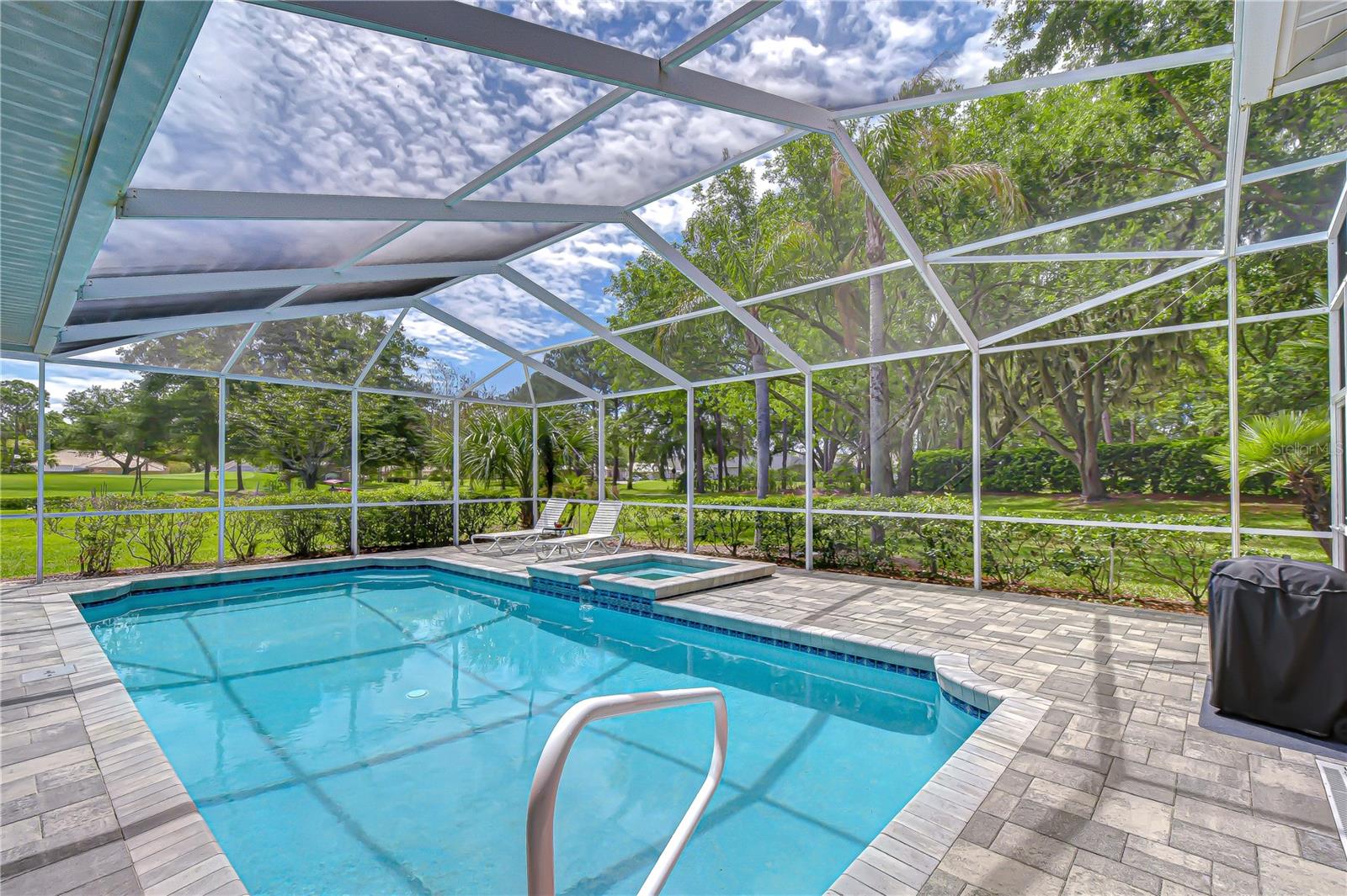 5201 LAUREL POINTE DRIVE