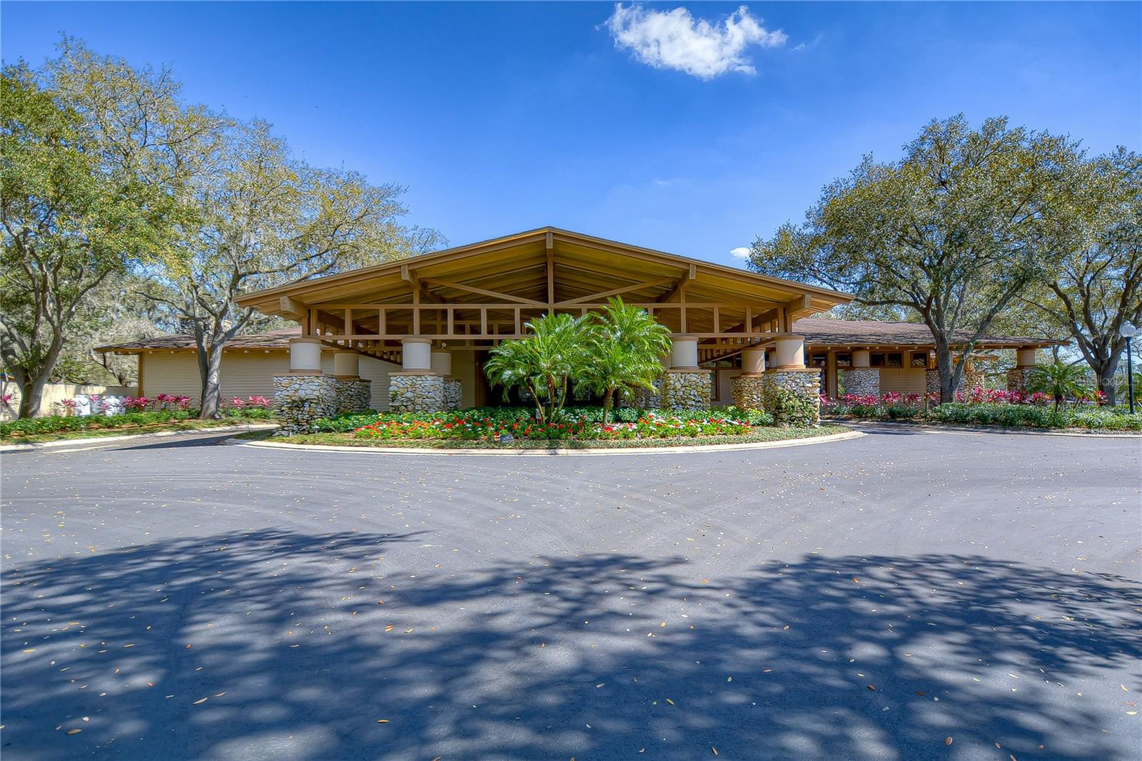 RIVER HILLS COUNTRY CLUB - Residential