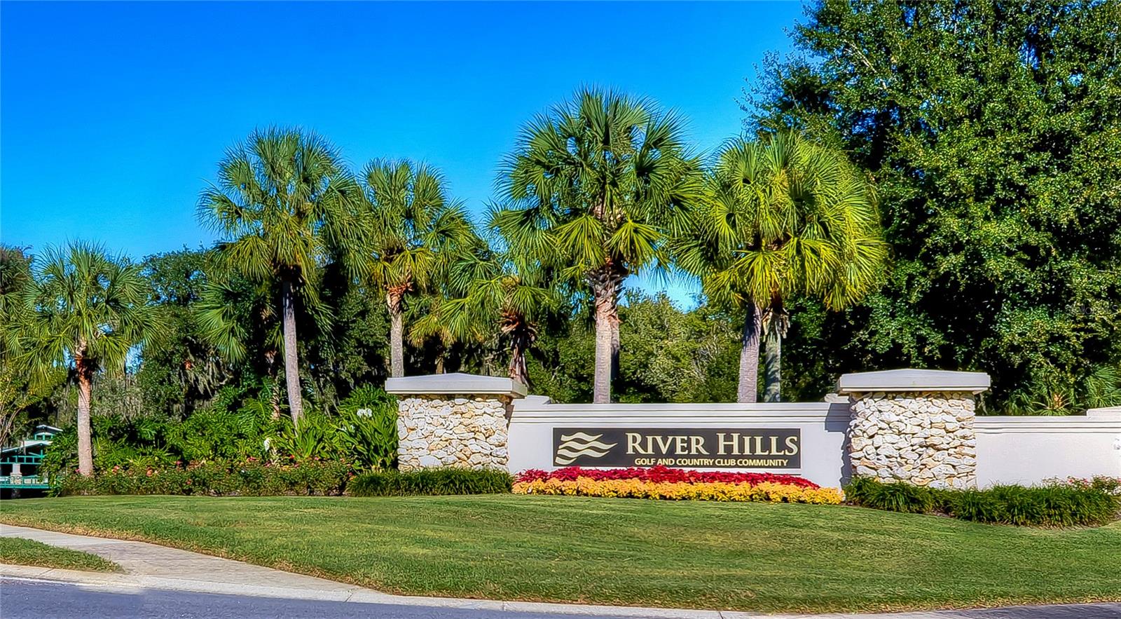 RIVER HILLS COUNTRY CLUB - Residential