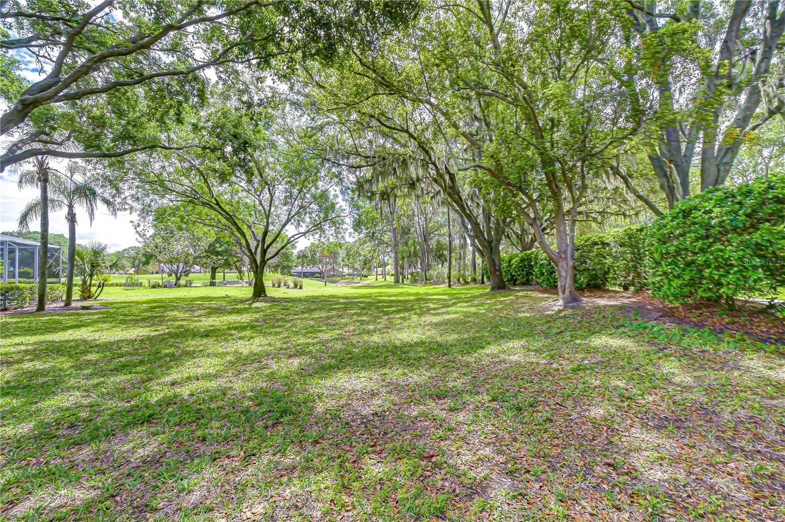 RIVER HILLS COUNTRY CLUB - Residential