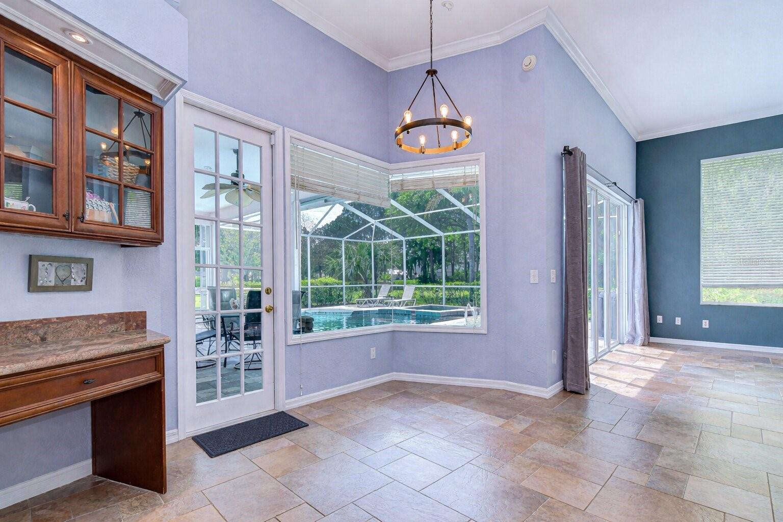 RIVER HILLS COUNTRY CLUB - Residential