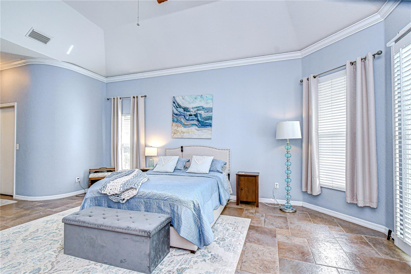RIVER HILLS COUNTRY CLUB - Residential