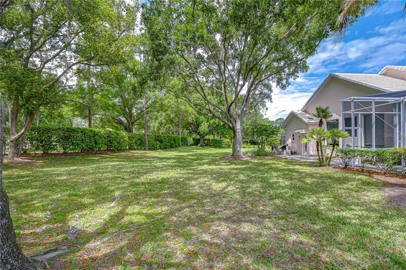 RIVER HILLS COUNTRY CLUB - Residential