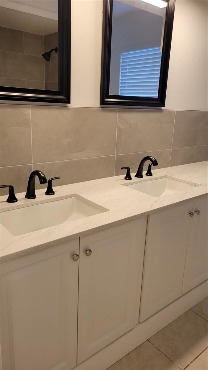 SHADOW LAKES - Residential Lease