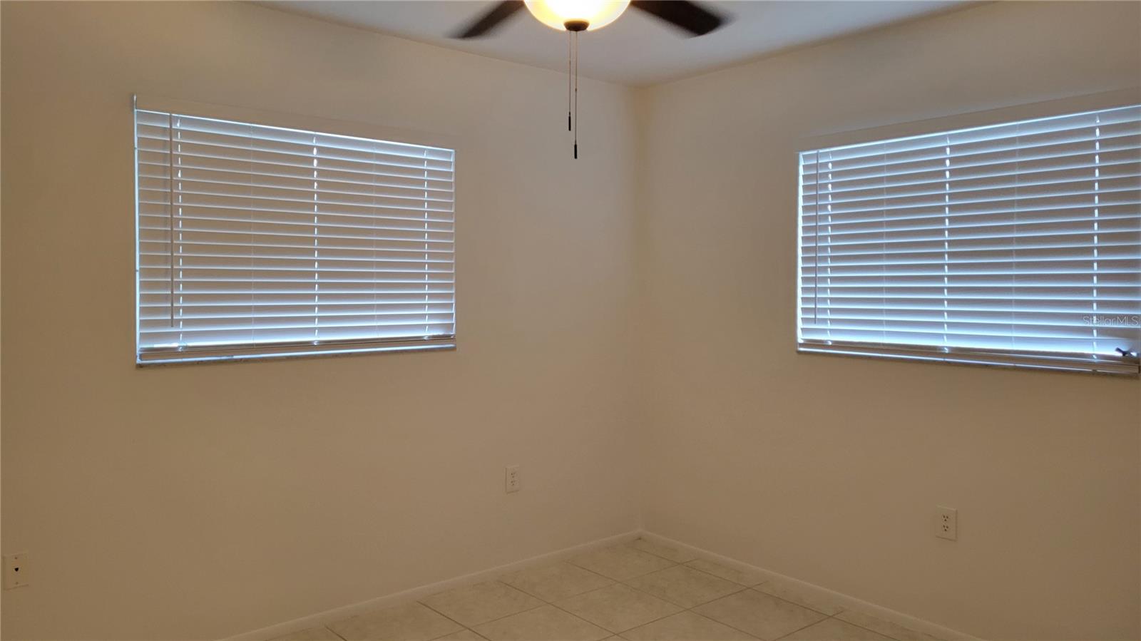 SHADOW LAKES - Residential Lease